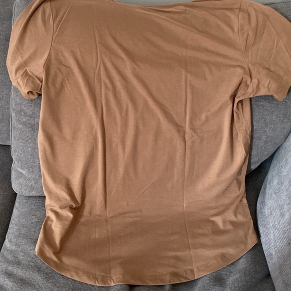 Mens Cuts curve hem t-shirt. Size XXL. Brown - Picture 4 of 4